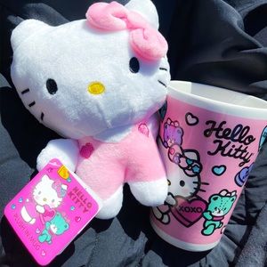 ‼️SOLD‼️ Hello Kitty Valentines Day